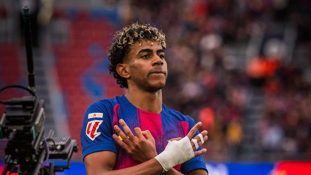 يامال عن عدم تأثير الصيام على أدائه أمام فياريال بتسجيله ثلاثية: "كنتُ جائعا ولكن كل ما أملكه بفضل الله"