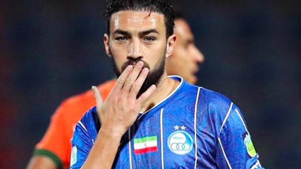 نجاح منير الحدادي في مغادرة إيران براً عقب هجمات جوية وإلغاء رحلته الجوية