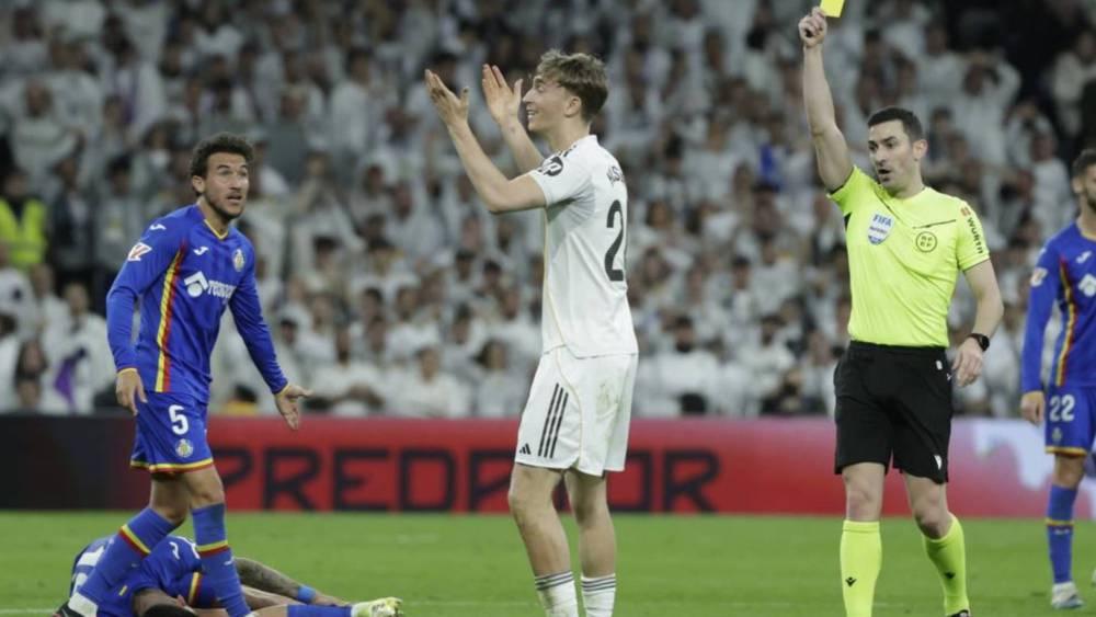 تأكد غياب هويسين مدافع ريال مدريد عن مواجهة سيلتا فيغو بسبب الإيقاف