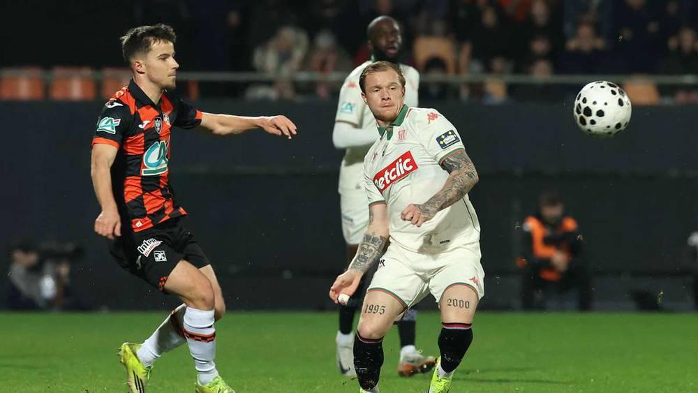 نيس يبلغ المربع الذهبي لمسابقة كأس فرنسا بعد تعادل سلبي وحالة طرد ضد لوريان