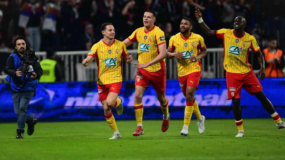 ليون يفرض التعادل على لانس في اللحظات الأخيرة ضمن ربع نهائي كأس فرنسا