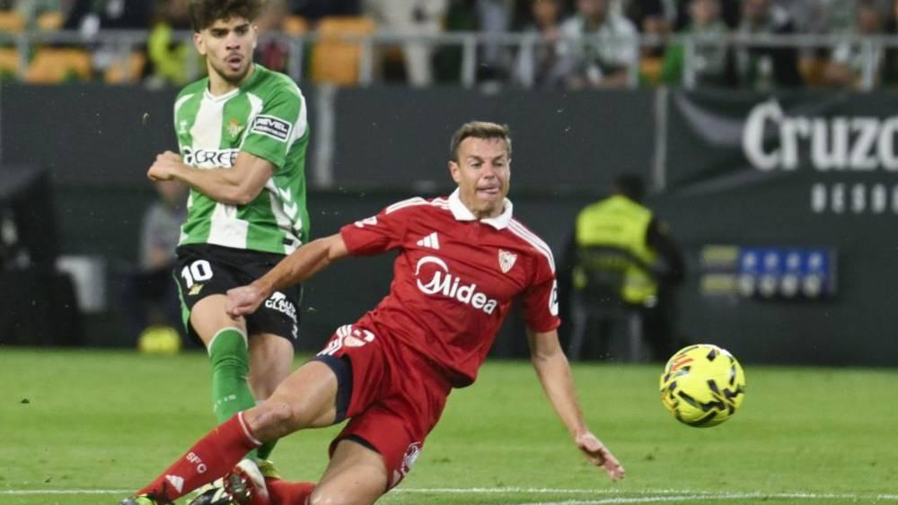 Azpilicueta Bolsters Sevilla's Defense, Nears Automatic Contract Renewal