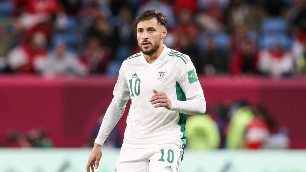 الفيفا يقرر إيقاف الجزائري يوسف بلايلي لمدة عام بتهمة التزوير