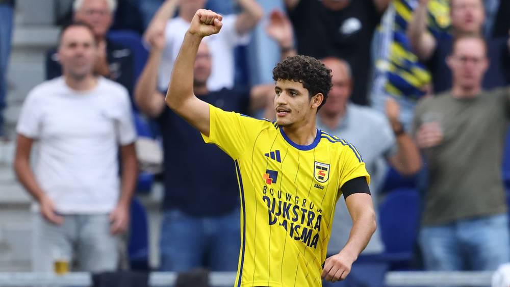 المغربي إسماعيل باعوف يتوج بجائزة أفضل لاعب في الفترة الثالثة بدوري الدرجة الثانية الهولندي