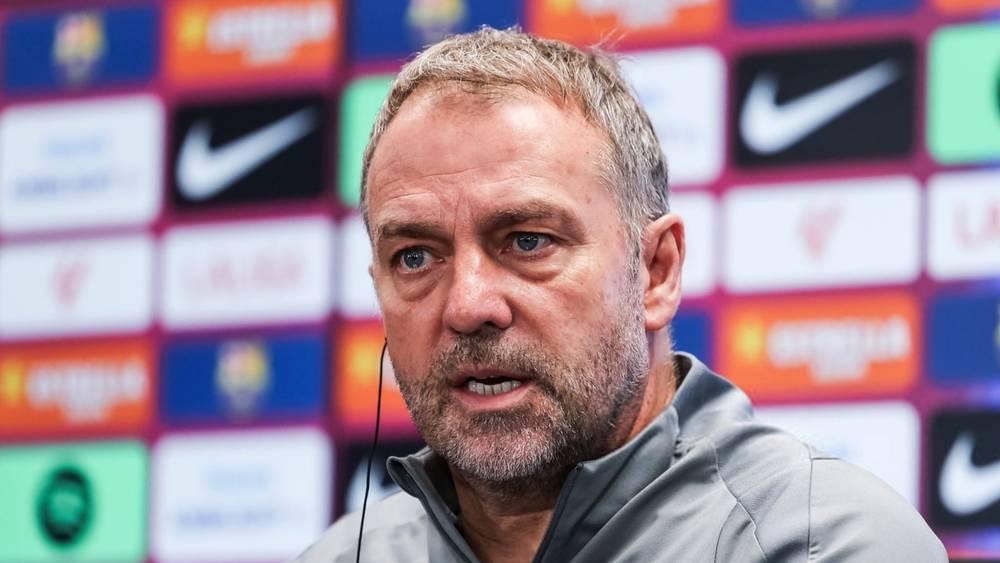 برشلونة أمام تحدي 4 مباريات في 12 يوماً وفليك يعلق على توفره على 14 لاعبا فقط من الفريق الأول!