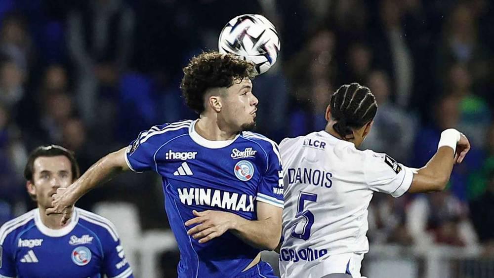 تعادل أوكسير وستراسبورغ من دون أهداف في الجولة الخامسة والعشرين من الدوري الفرنسي