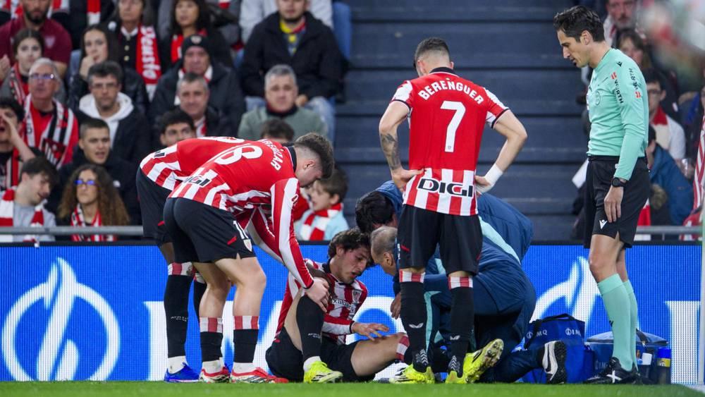 أتلتيك بيلباو يترقب نتائج الفحوصات الطبية لأوناي غوميز بعد إصابة مقلقة في الركبة