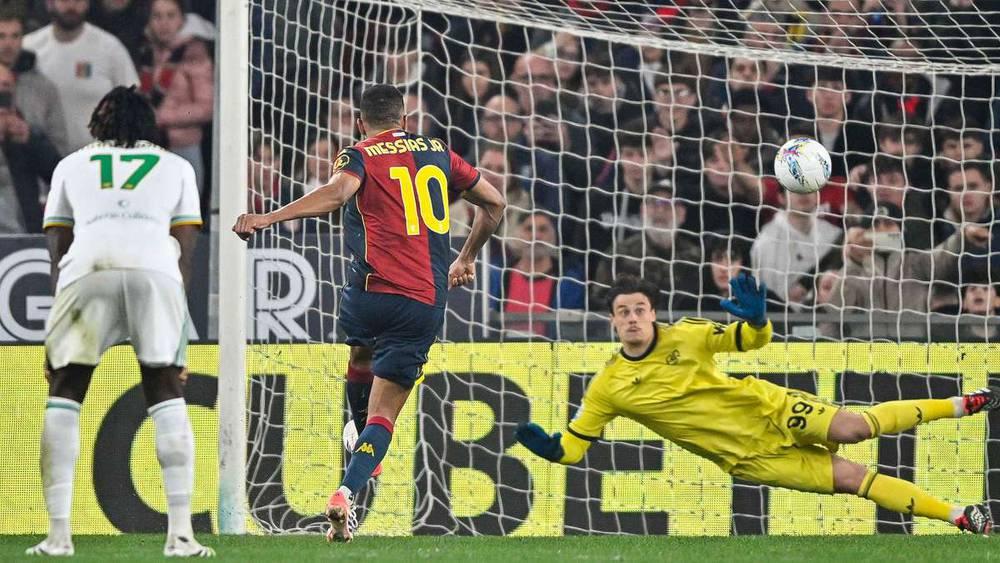 فيتور كارفاليو يحسم فوز جنوى على روما في الدوري الإيطالي