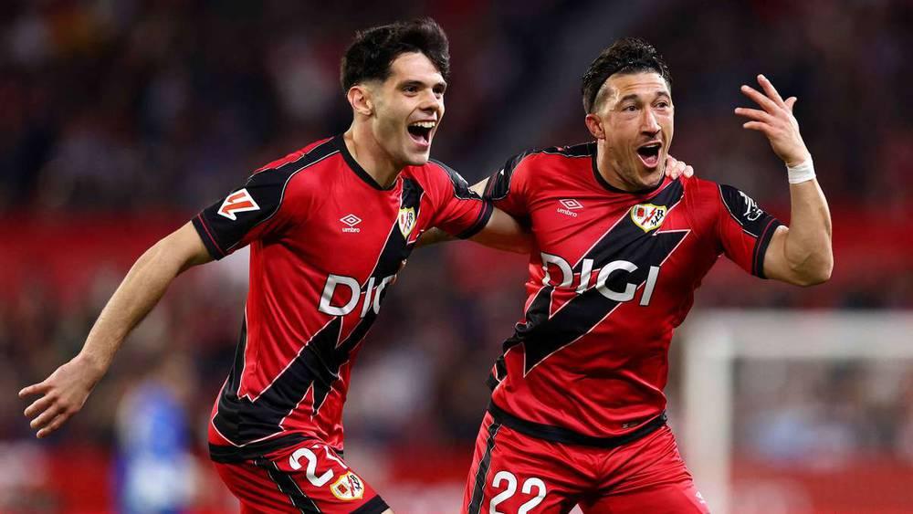 إشبيلية ورايو فاييكانو يتقاسمان نقاط المباراة في الدوري الإسباني