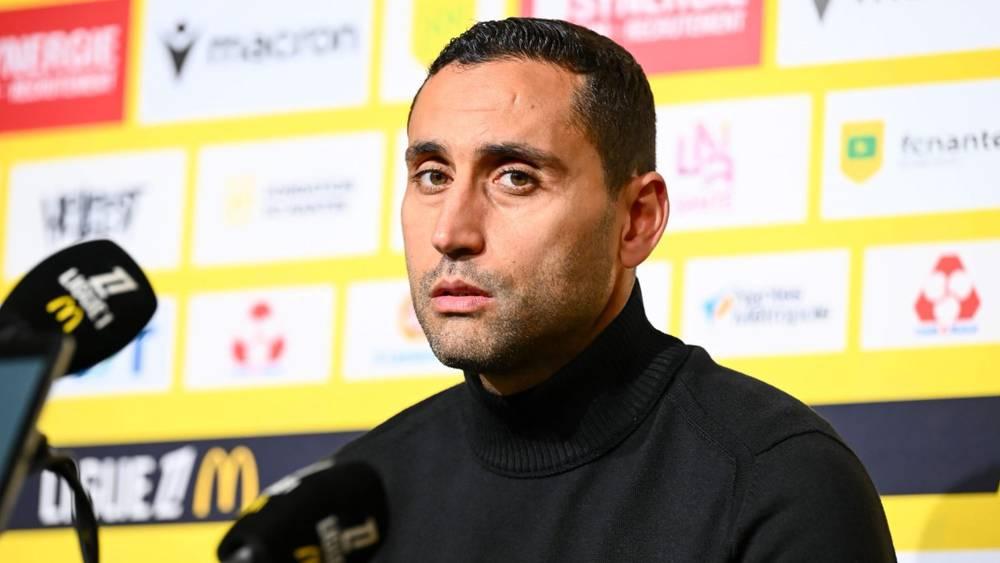 أحمد القنطاري مهدد بالإقالة من منصبه كمدرب لنانت الفرنسي