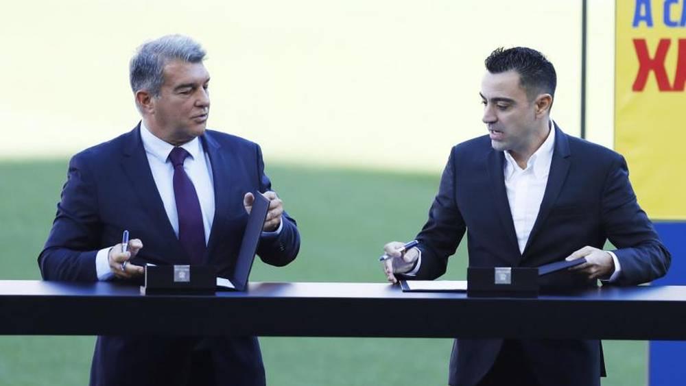 Laporta à Xavi : « Il souffre parce que Flick gagne avec les joueurs avec lesquels il perdait »