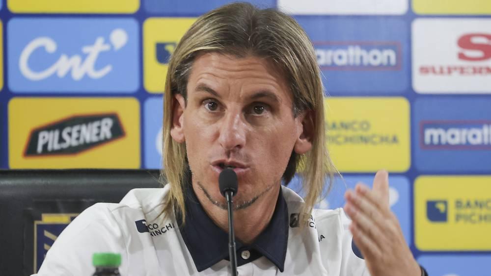 مدرب الإكوادور: "مواجهة المغرب ستتطلب منا أقصى ما لدينا وأجواء المباراة ستكون مشابهة لكأس العالم"