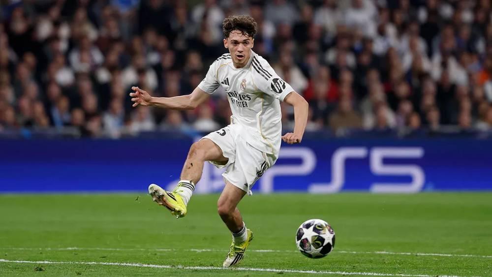 المغربي الأصل بيتارش بعد الفوز على السيتي: "المدرب يطلب مني أن ألعب بالطريقة التي أعرفها وألا أخاف من الكرة"