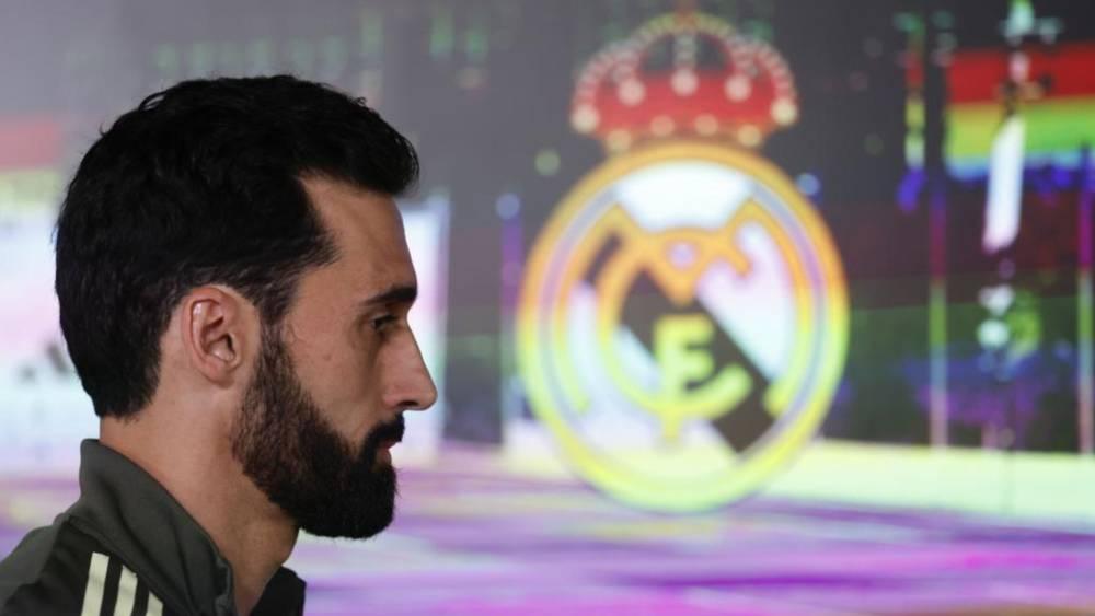 أربيلوا يعقد اجتماعاً طارئاً مع نجوم ريال مدريد لتقييم الجاهزية البدنية