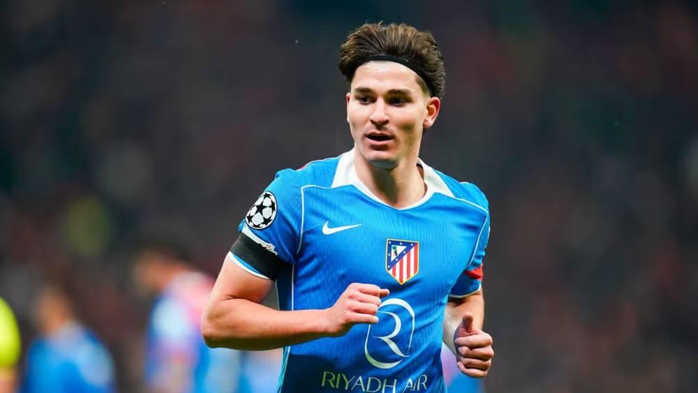 أتلتيكو مدريد يحسم مستقبل نجمه جوليان ألفاريز