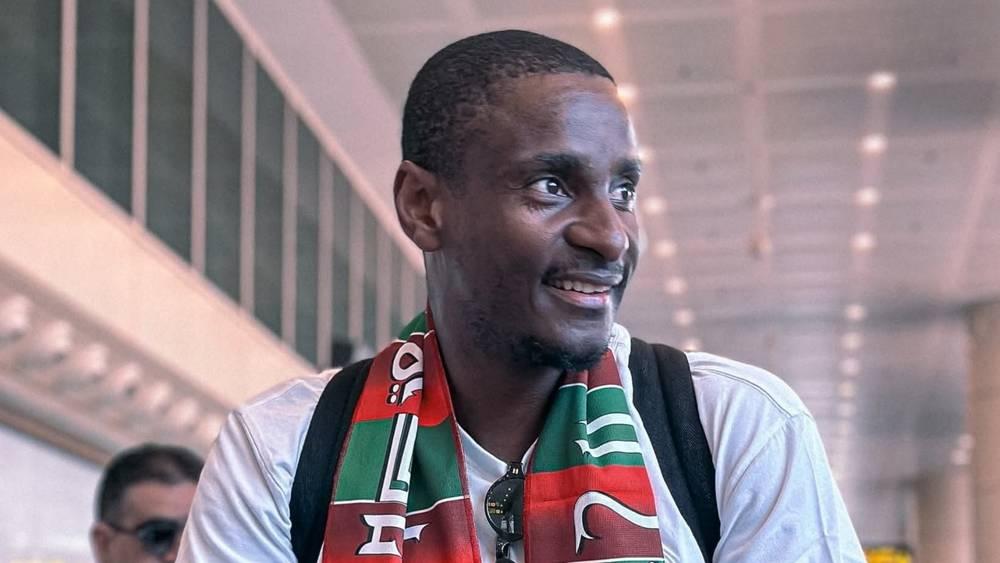 توقيف رولاني موكوينا في مطار الجزائر وبحوزته 16 ألف يورو غير مصرح بها!