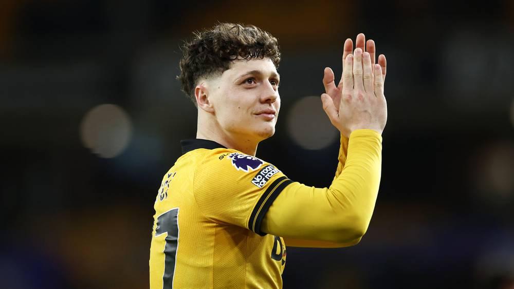 برينتفورد يطارد مراكز المقدمة وولفرهامبتون يصارع في القاع ضمن الجولة الثلاثين من الدوري الإنجليزي