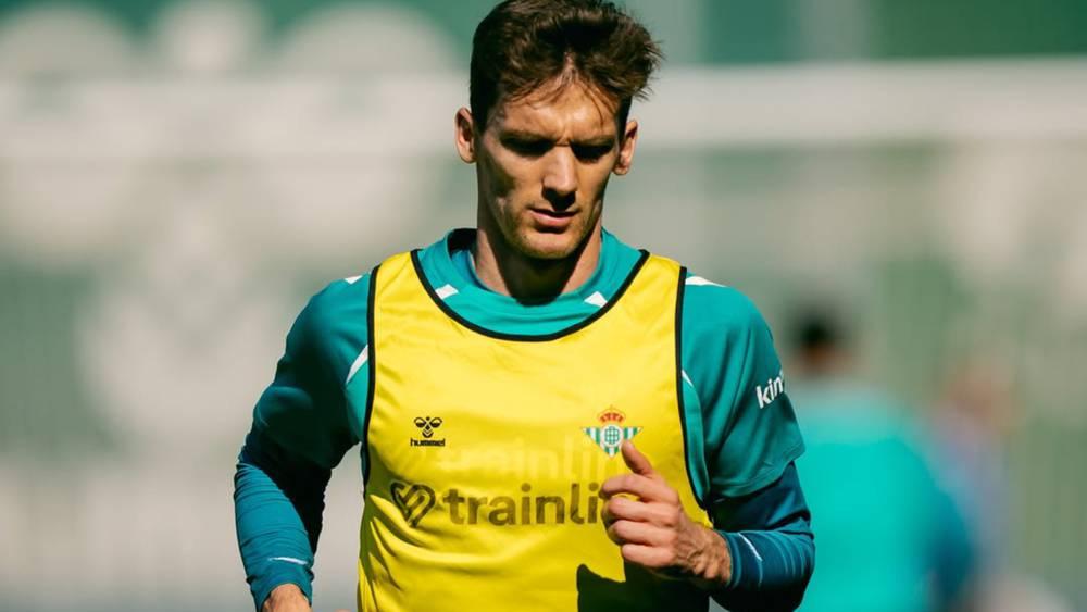 دييغو يورينتي يعود للتدريبات الميدانية مع بيتيس تمهيداً للمشاركة أمام أتلتيك بيلباو