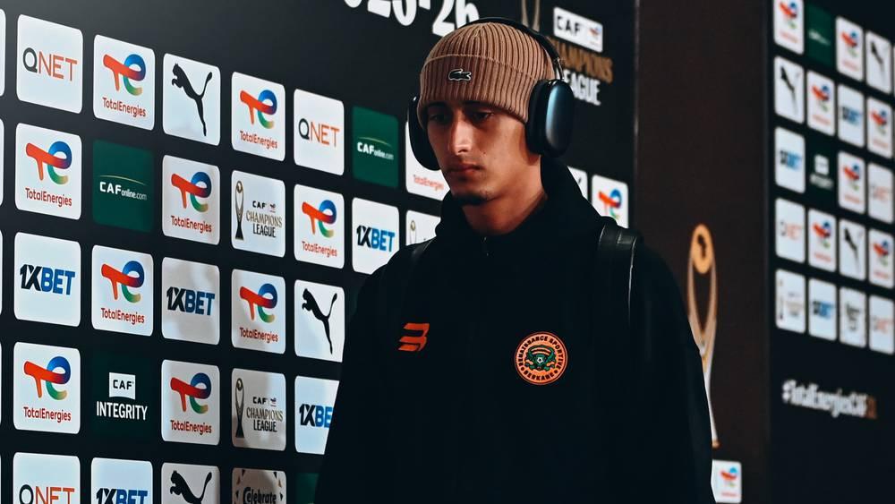 طائرة خاصة تنقل بعثة نهضة بركان صوب كيغالي الرواندية تأهبا لملاقاة الهلال