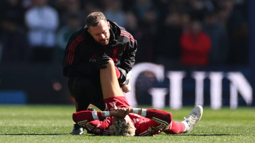 إصابة هوغو إيكيتيكي تبعده مبكراً عن مواجهة ليفربول وبرايتون في الدوري الإنجليزي