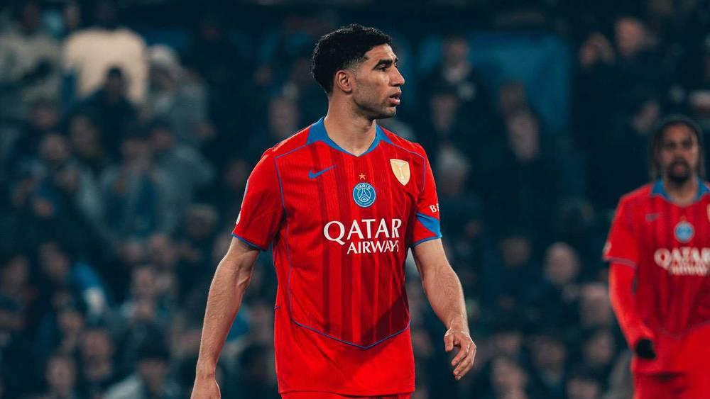 حكيمي يغيب عن قائمة باريس سان جيرمان لمواجهة نيس بسبب الإيقاف