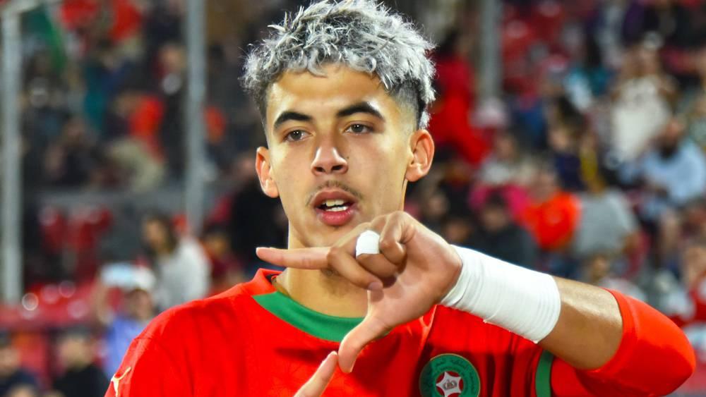 الزابيري عن استدعائه للمنتخب المغربي الأول: "كَانتمنّى مانحْشّمشْ بوهبي الّلي دَارْ فيا الثقة"