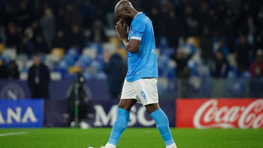 نابولي يمهل روميلو لوكاكو حتى الثلاثاء للعودة إلى التدريبات الجماعية