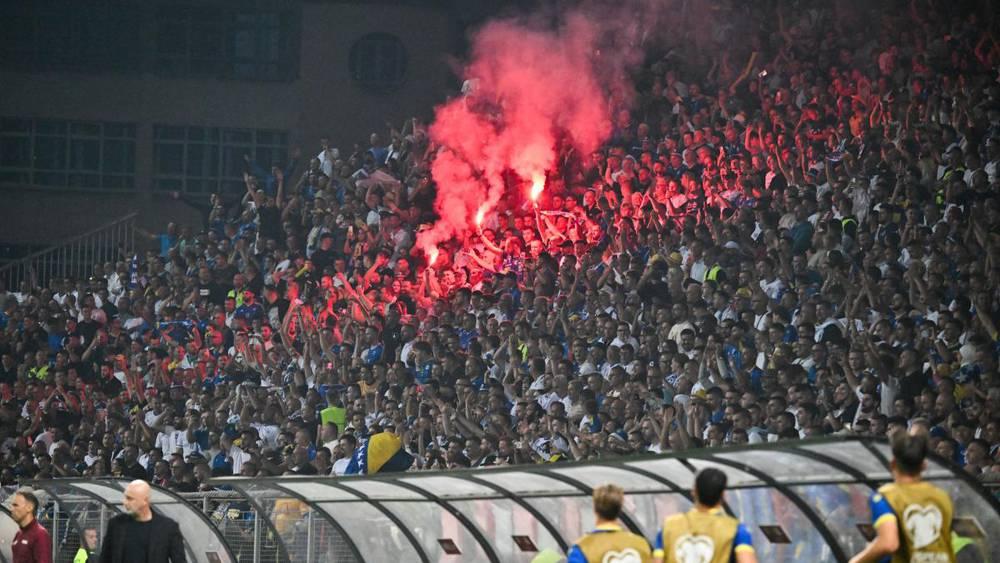 الاتحاد الدولي يقلص سعة مدرجات البوسنة في نهائي ملحق المونديال أمام إيطاليا