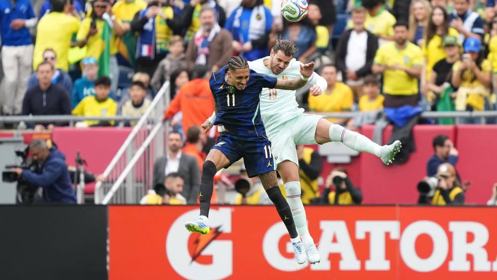 لابورتا يطالب الاتحاد الدولي بمراجعة الأجندة الدولية عقب إصابة رافينيا