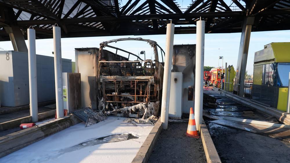 إغلاق التحقيق في حادثة حرق حافلة ليون قبل نهائي كأس فرنسا دون اتهامات