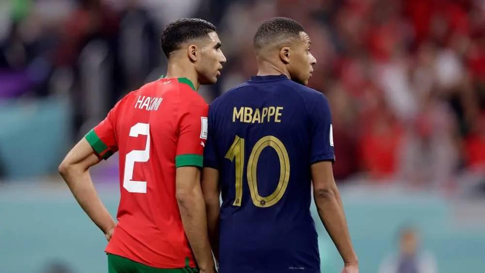 مبابي: "تحدثنا أنا وحكيمي لمدة ساعة ونصف في نصف نهائي كأس العالم وكنّا نخطط لعطلتنا لأننا كنا سنسافر معًا"