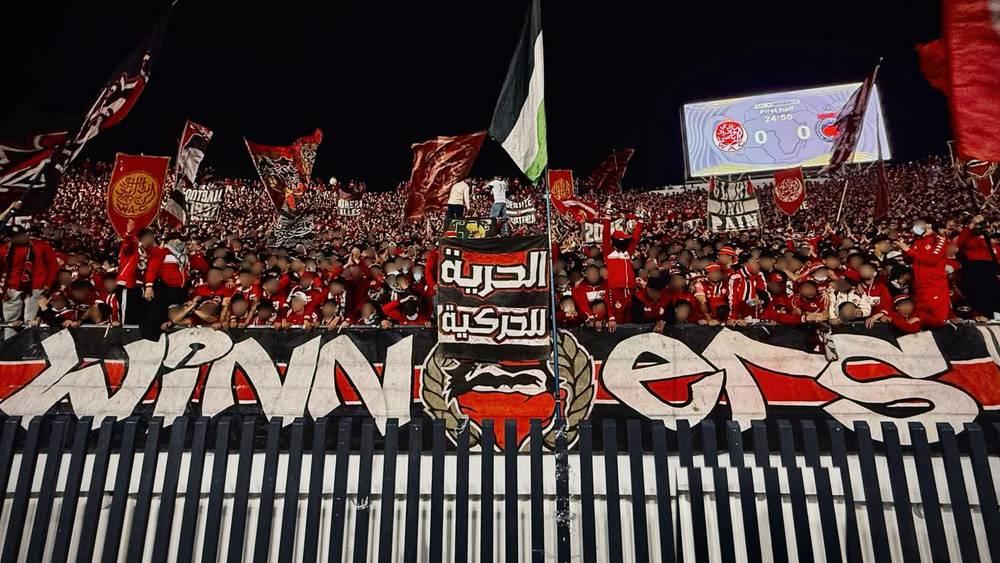 الوينرز تعلن مقاطعة مباراة الفتح وتنتقد تقليص عدد الجماهير وغلاء التذاكر