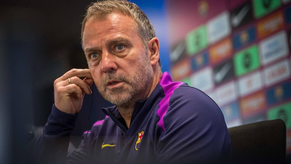 فليك يعلن عودة كوندي وبالدي وغارسيا لصفوف برشلونة