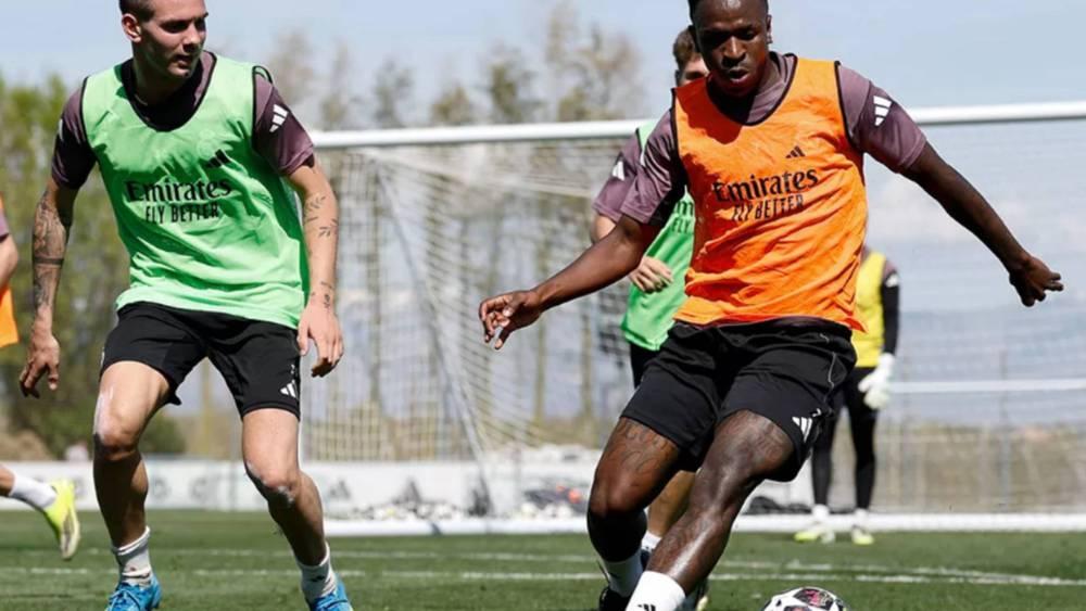 ريال مدريد ينهي تحضيراته لمواجهة بايرن ميونيخ بعودة سيبايوس وميندي