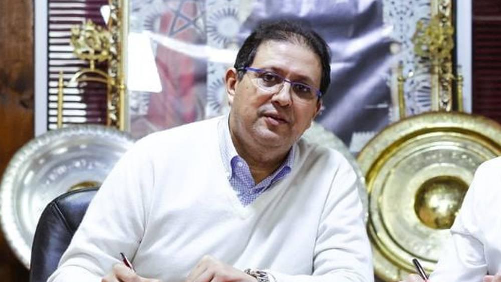 أيت منا يغادر "دونور" وسط وابل من الغضب والانتقادات