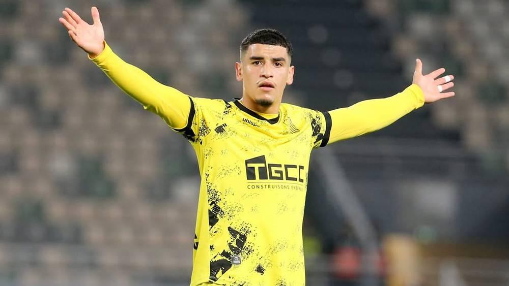 رسميا/ المغرب الفاسي يعلن تمديد عقد بنجديدة إلى غاية 2030