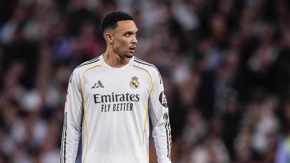 أرنولد: "سنذهب إلى ميونخ للفوز والتأهل فهدفنا التتويج بدوري أبطال أوروبا"