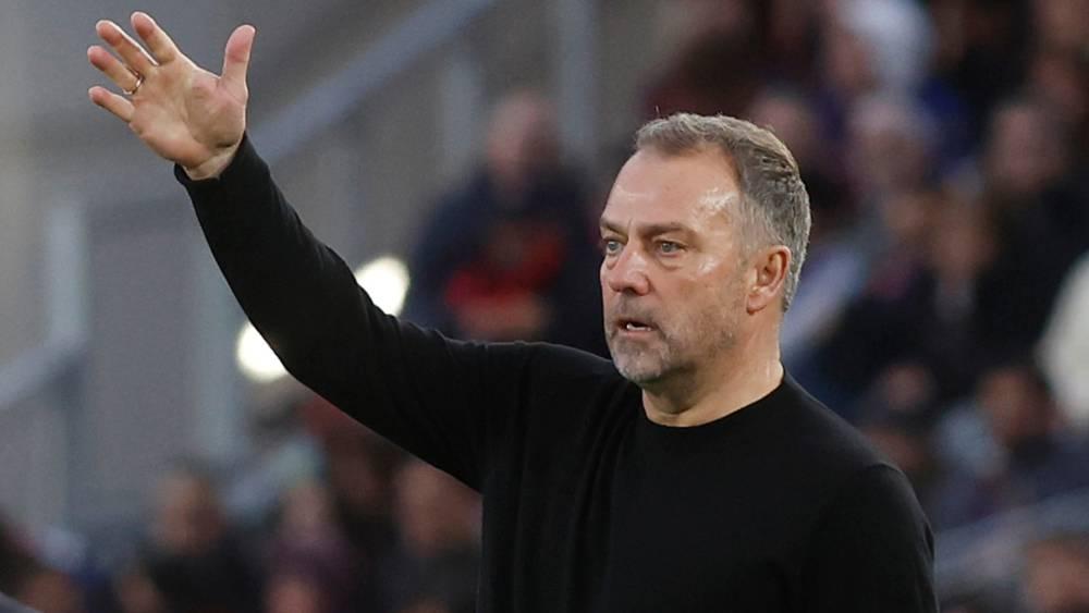 فليك يطمئن الجماهير على حالة فيرمين قبل صدام أتلتيكو مدريد في دوري الأبطال