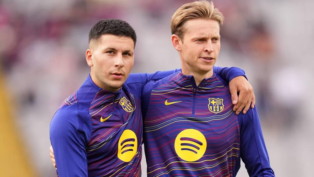 دي يونغ يعود لتدريبات برشلونة قبل مواجهتي إسبانيول وأتلتيكو مدريد