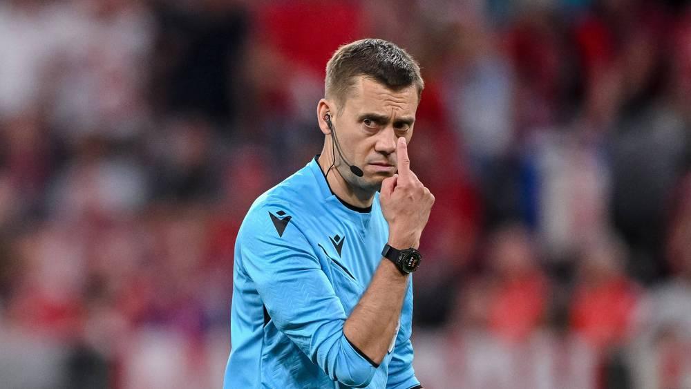 فيفا يختار 52 حكما لإدارة مونديال 2026 بمشاركة فرنسية قياسية