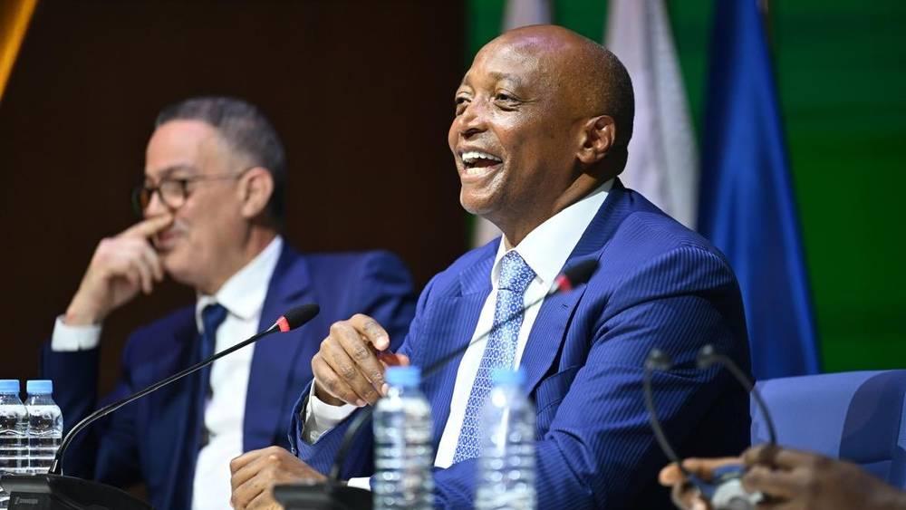 موتسيبي: "عندما نجلس أنا ولقجع معاً ويلعب منتخب المغرب أحياناً يتخذ الحكام قرارات تصدمنا فيقول فوزي: يا إلهي! أتعرف ماذا تقول القواعد؟"