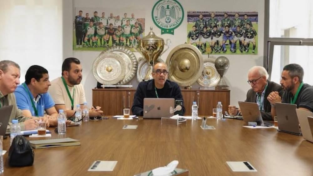 ملف الثلاثة ملايير يشد الخناق على الزيات وتشبث بيرواين يضع مكتب الرجاء في "ورطة"