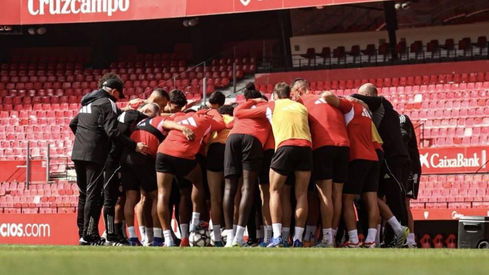 إشبيلية يستعيد أغومي وموباي أمام أتلتيكو مدريد وغيابات مؤثرة في الدفاع