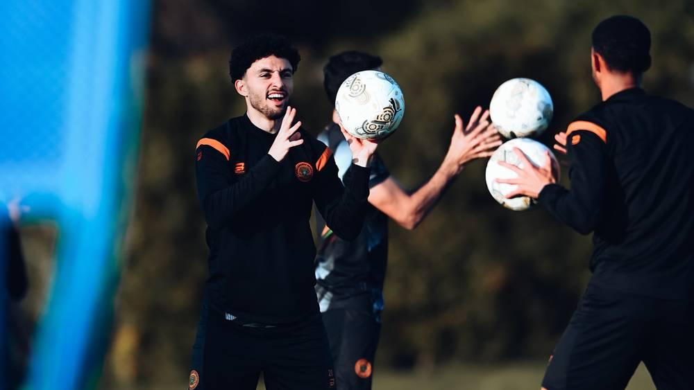 نهضة بركان يُنهي تحضيراته بملعب "مولاي عبد الله" استعدادا لمواجهة الجيش الملكي في عصبة الأبطال