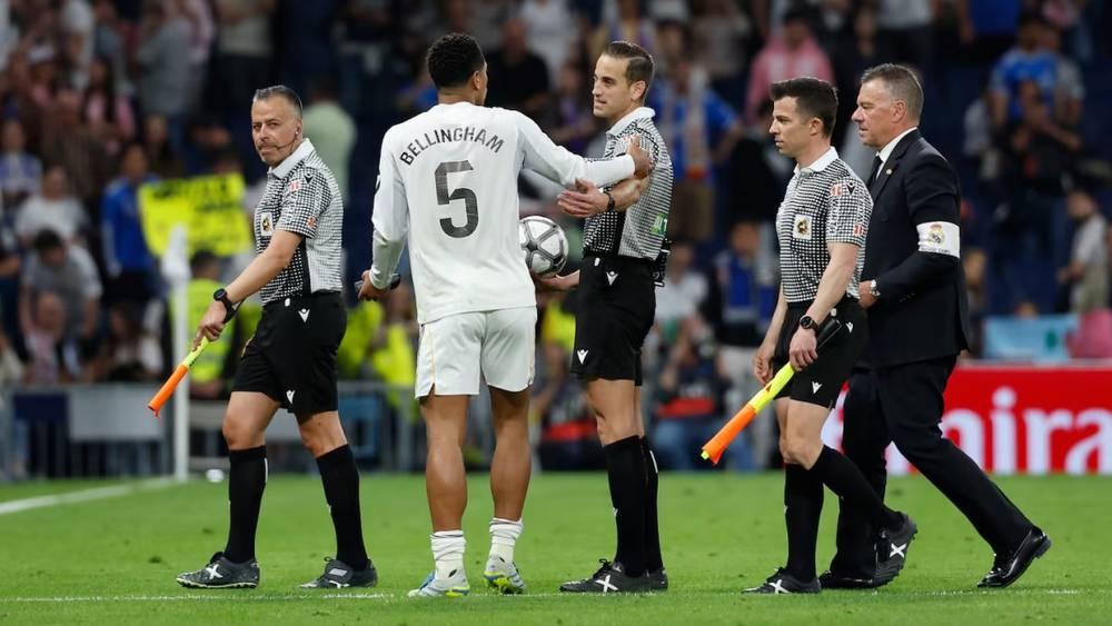 صحيفة "آس"/ ريال مدريد يقطع علاقته بالاتحاد الإسباني ويعتبر الليغا "مغشوشة" بسبب التحكيم