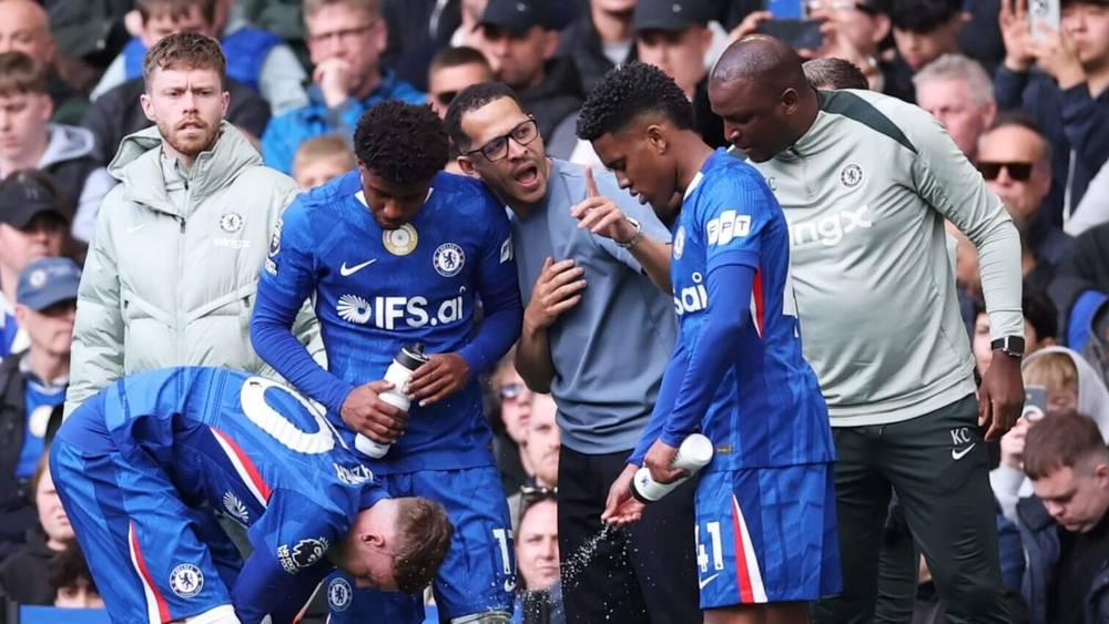 Liam Rosenior Criticizes Chelsea Players' 'Mentality' After Manchester City Defeat