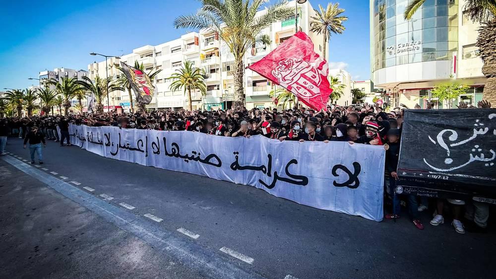 من المدرجات إلى الشارع.. “إيمازيغن” تواصل حملتها لإزاحة الفقير من رئاسة الحسنية