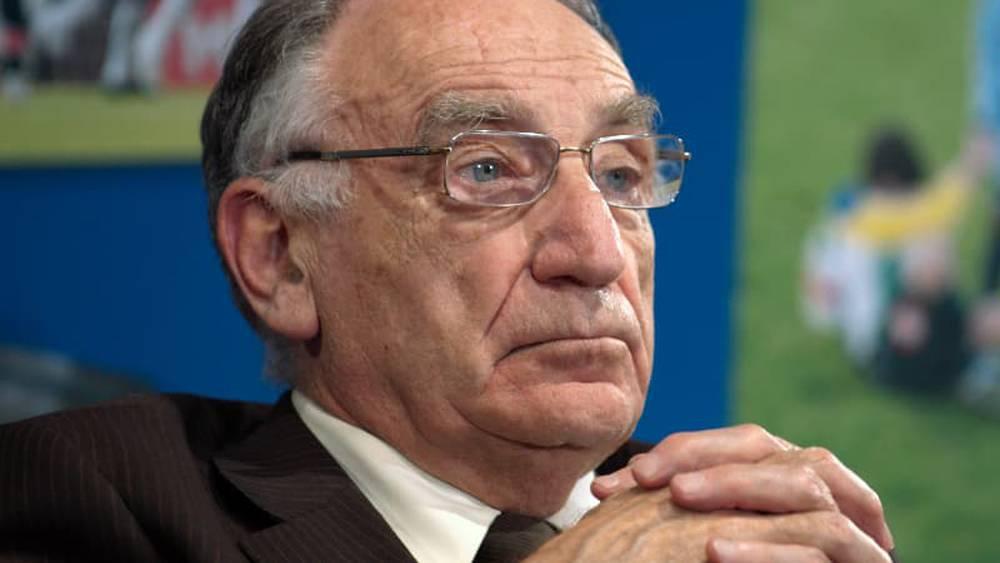 وفاة إيسكاليت الرئيس الأسبق للاتحاد الفرنسي لكرة القدم عن عمر ناهز 90 عاماً