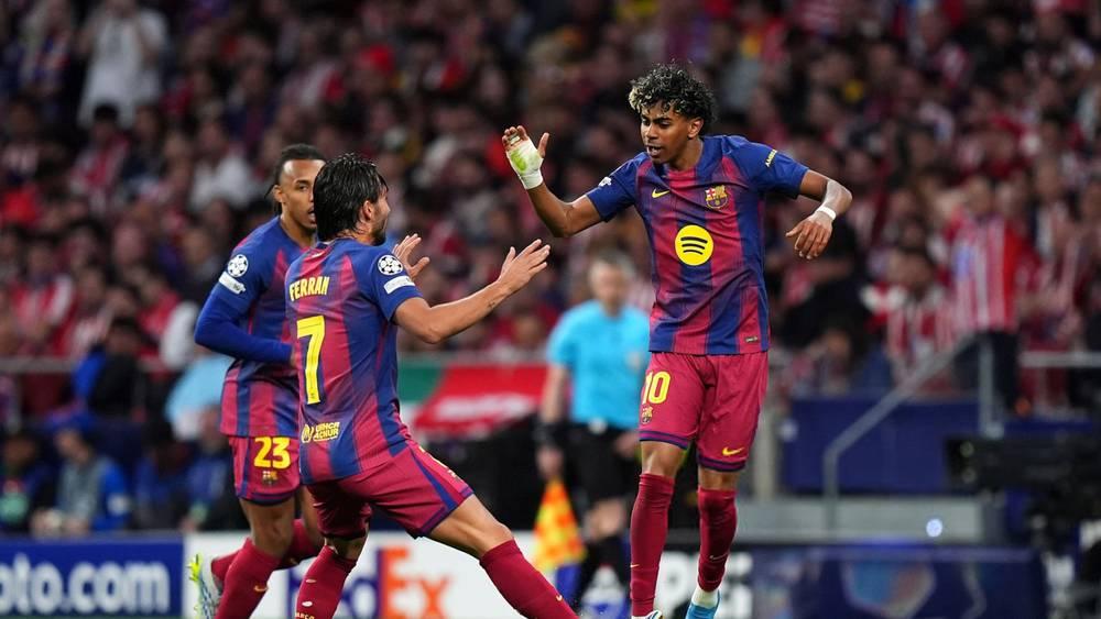 Première période enflammée entre l'Atlético de Madrid et Barcelone : le Barça mène 2-1