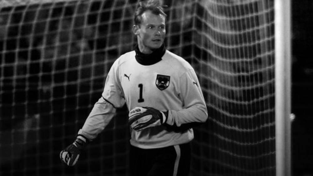 وفاة أليكس مانينجر حارس أرسنال السابق في حادث اصطدام قطار بالنمسا